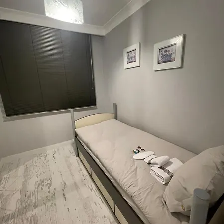 Lejlighed Large Full Close To Istanbul Airport *